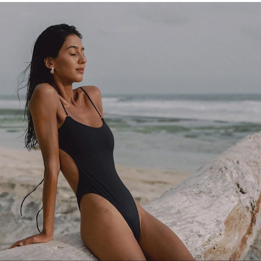 Minimalist High Leg Scrunch Cheeky Cutout Brazilian One Piece Swimsuit SIZE 10